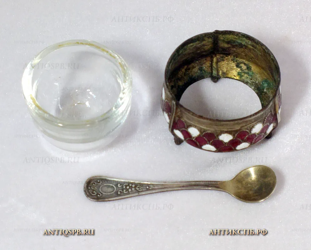 Солонка с ложечкой. 8ЮММЕТ. СССР. Сер. ХХ века. №19761